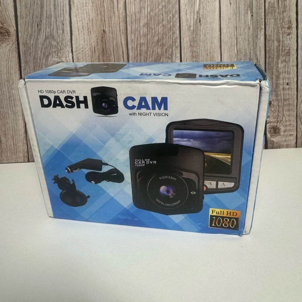 HD Dash Cam with Night Vision - Picture 3 of 5